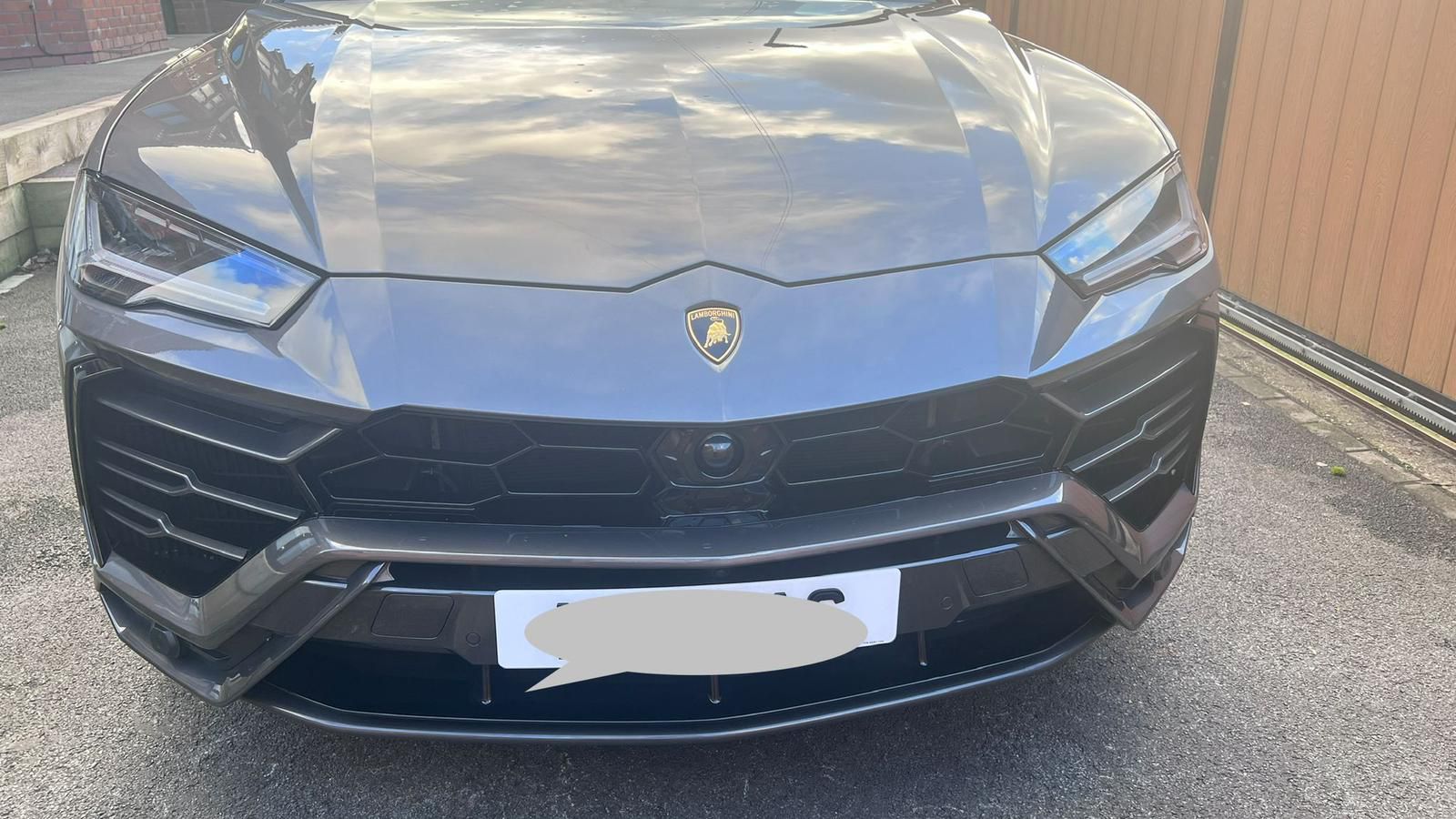 Lamborghini Urus for weddings and events